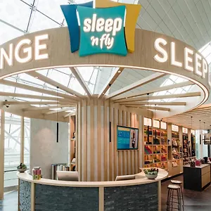 Hotel a capsule Sleep 'n Fly Sleep Lounge, B-gates Terminal 3 - Transit Only, Dubai